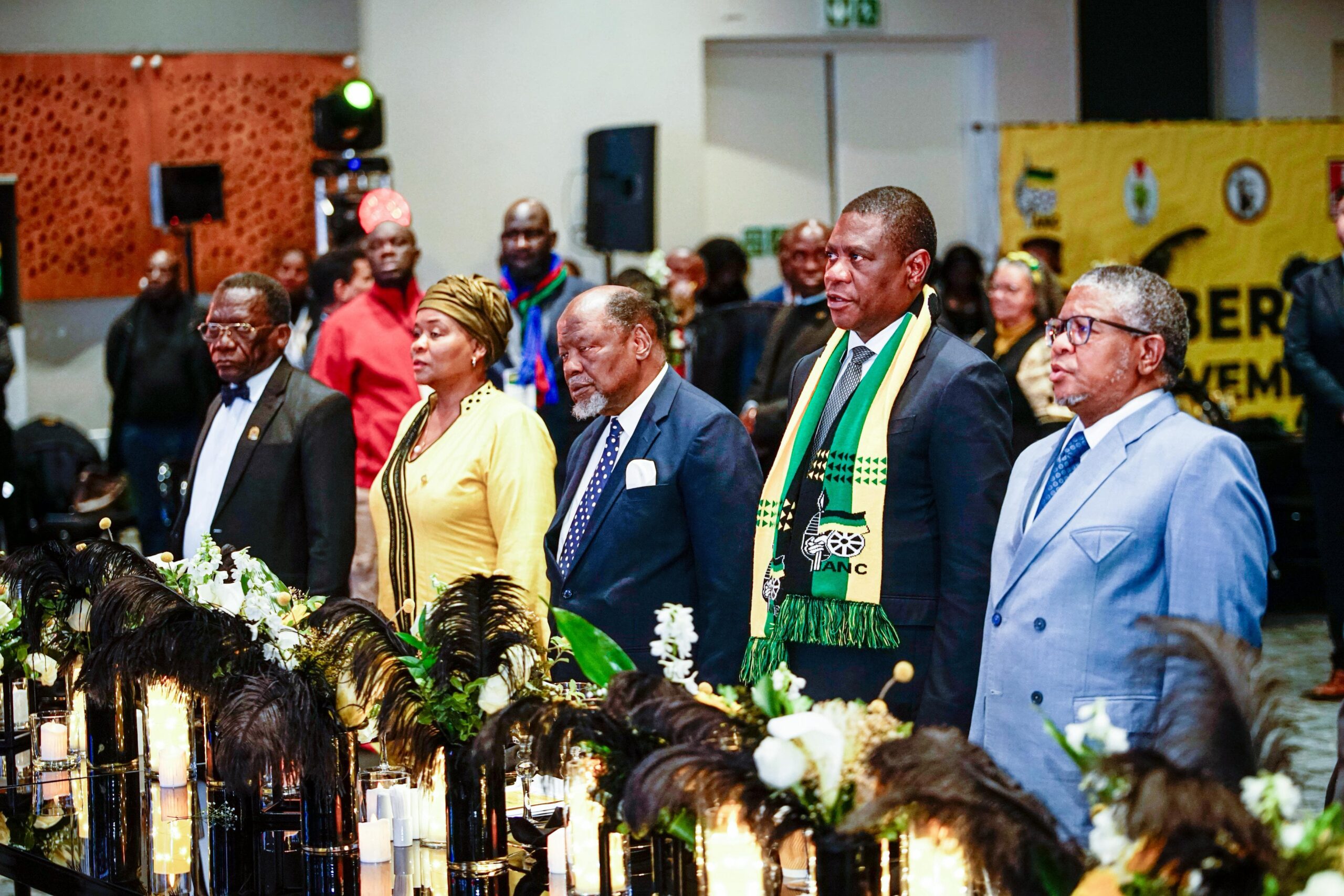IMG-20250727-WA0032-scaled 🌍 O Congresso Nacional Africano homenageia Joaquim Chissano com retrato simbólico pela sua contribuição histórica para a libertação de África