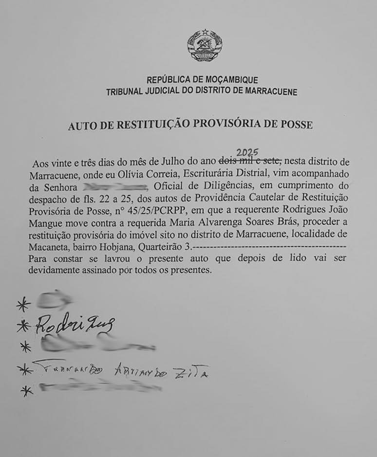 FB_IMG_1754074465946 ⚖️ A JUSTIÇA PREVALECE EM MARRACUENE: SR. RODRIGUES RECUPERA A SUA CASA E MACHAMBA APÓS BATALHA JUDICIAL CONTRA USURPAÇÃO DE TERRAS